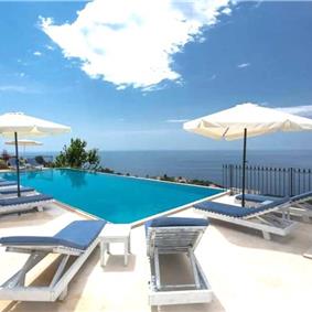 2 Bedroom Apartment with 2 Shared Pools, sleeps 4